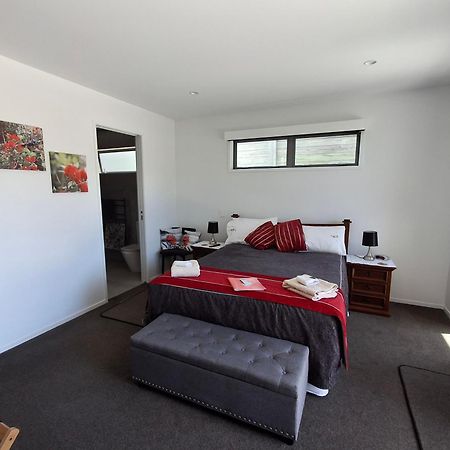 Papamoa Beach, Pohutukawa Deluxe Studio, On Hugoway Kültér fotó