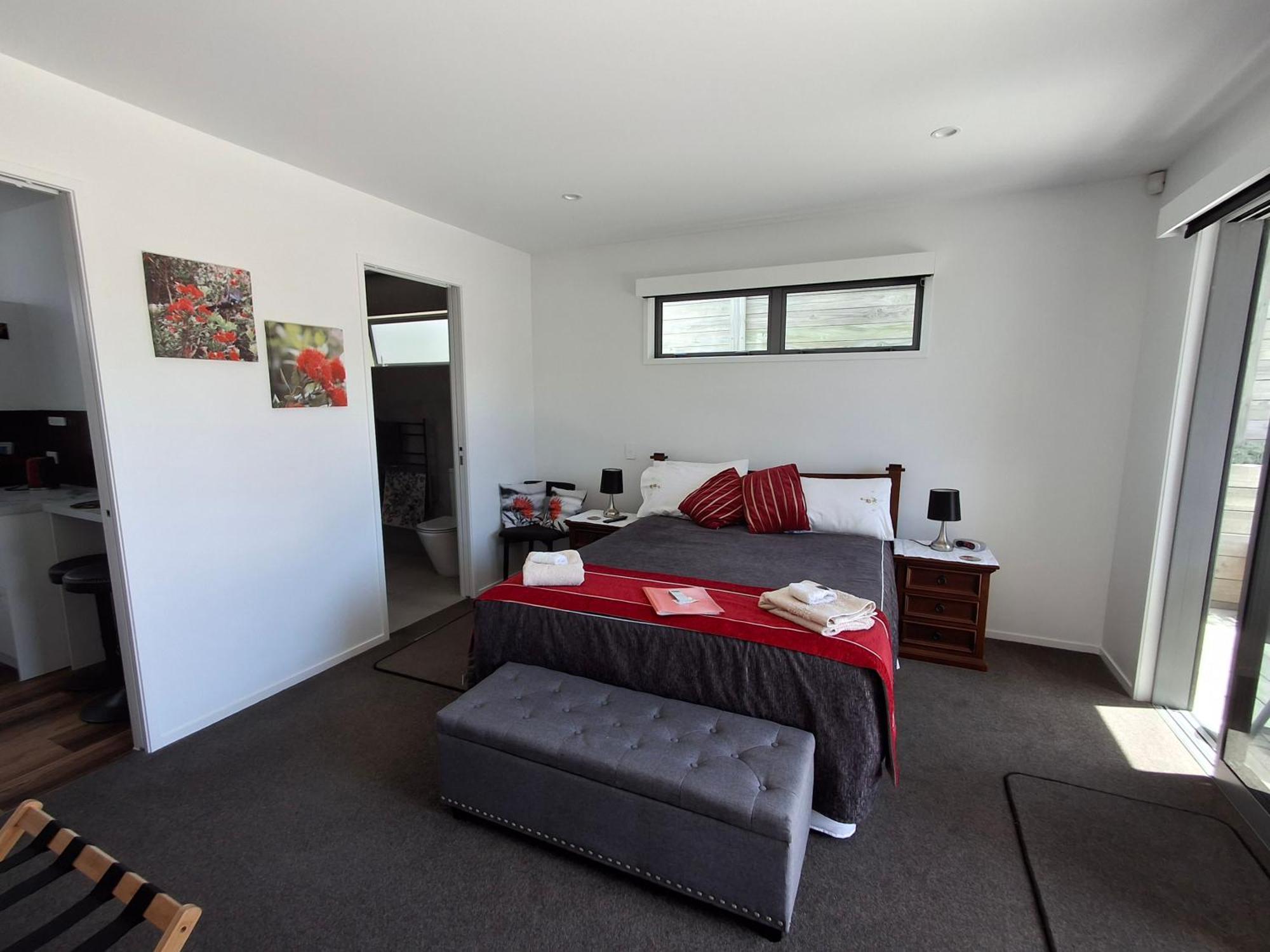 Papamoa Beach, Pohutukawa Deluxe Studio, On Hugoway Kültér fotó